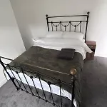 4 Bed Newly Renovated Cosy House In The District Feriehus