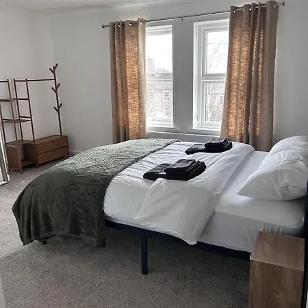 4 Bed Newly Renovated Cosy House In The District Nyaraló *