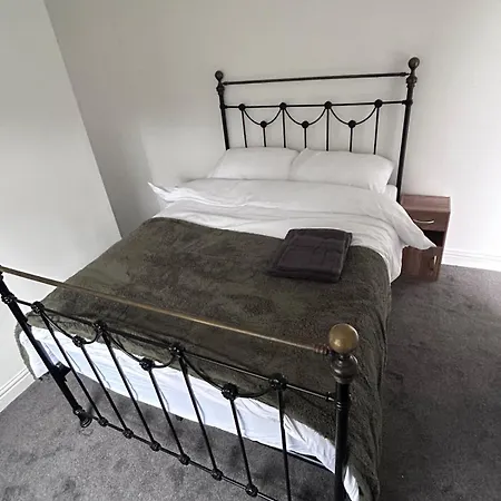 4 Bed Newly Renovated Cosy House In The District Feriehus