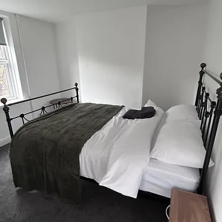 4 Bed Newly Renovated Cosy House In The District Feriehus