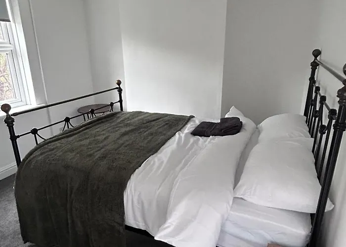 4 Bed Newly Renovated Cosy House In The District 度假居